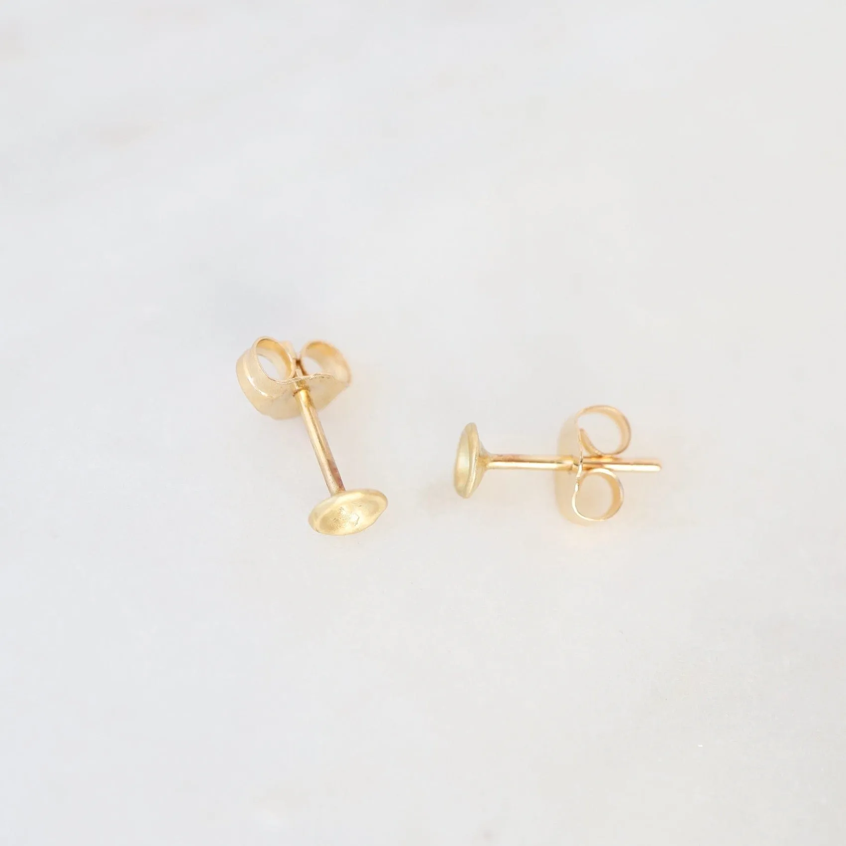 18k Yellow Gold Baby Mussel Shell Studs