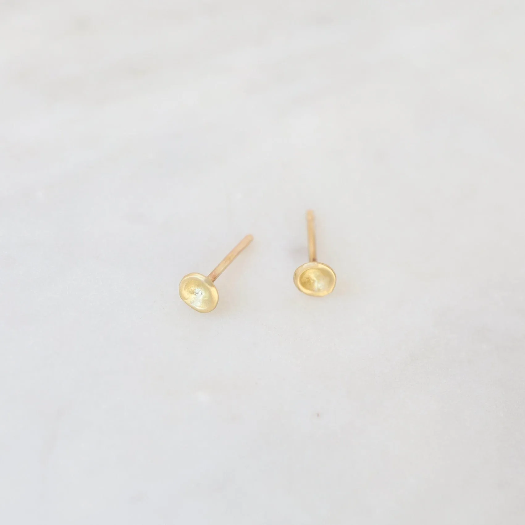 18k Yellow Gold Baby Mussel Shell Studs