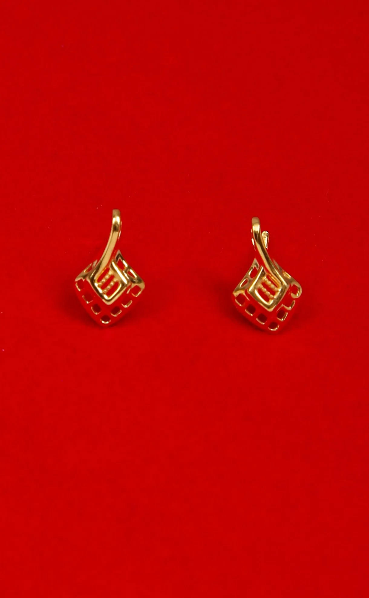 22 KT Designer Gold Pendant Set (D140)