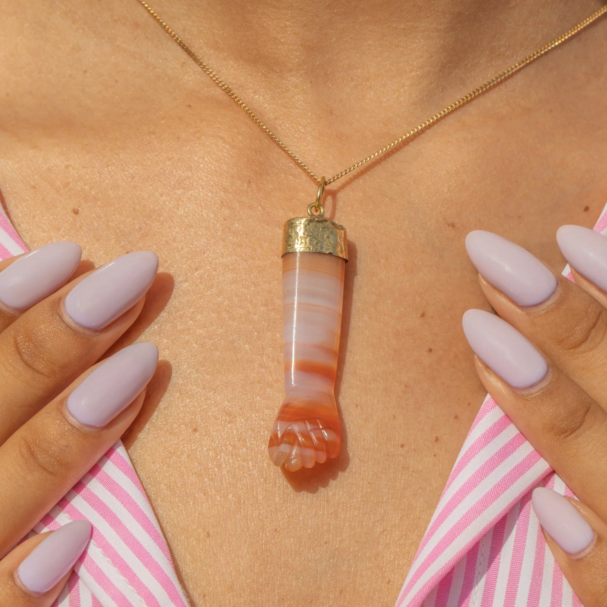 Antique 18ct Gold Agate Figa Lucky Pendant