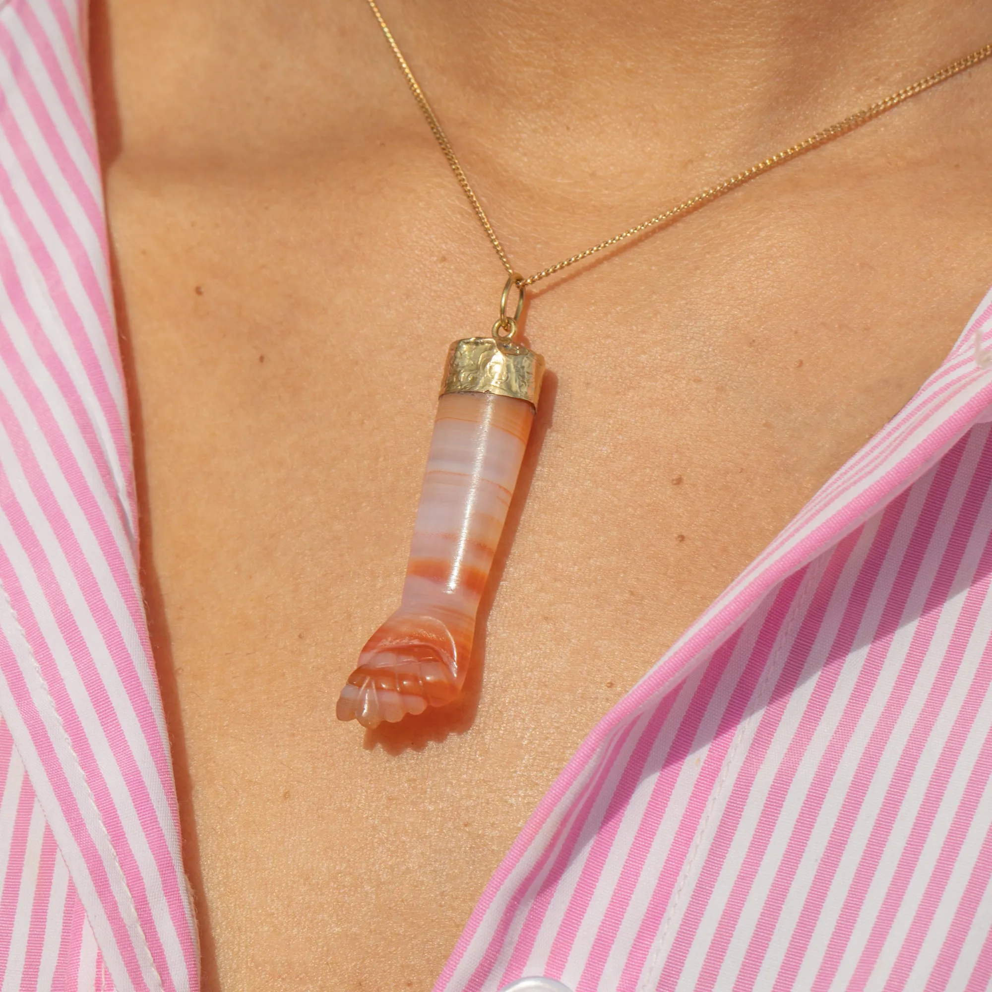 Antique 18ct Gold Agate Figa Lucky Pendant