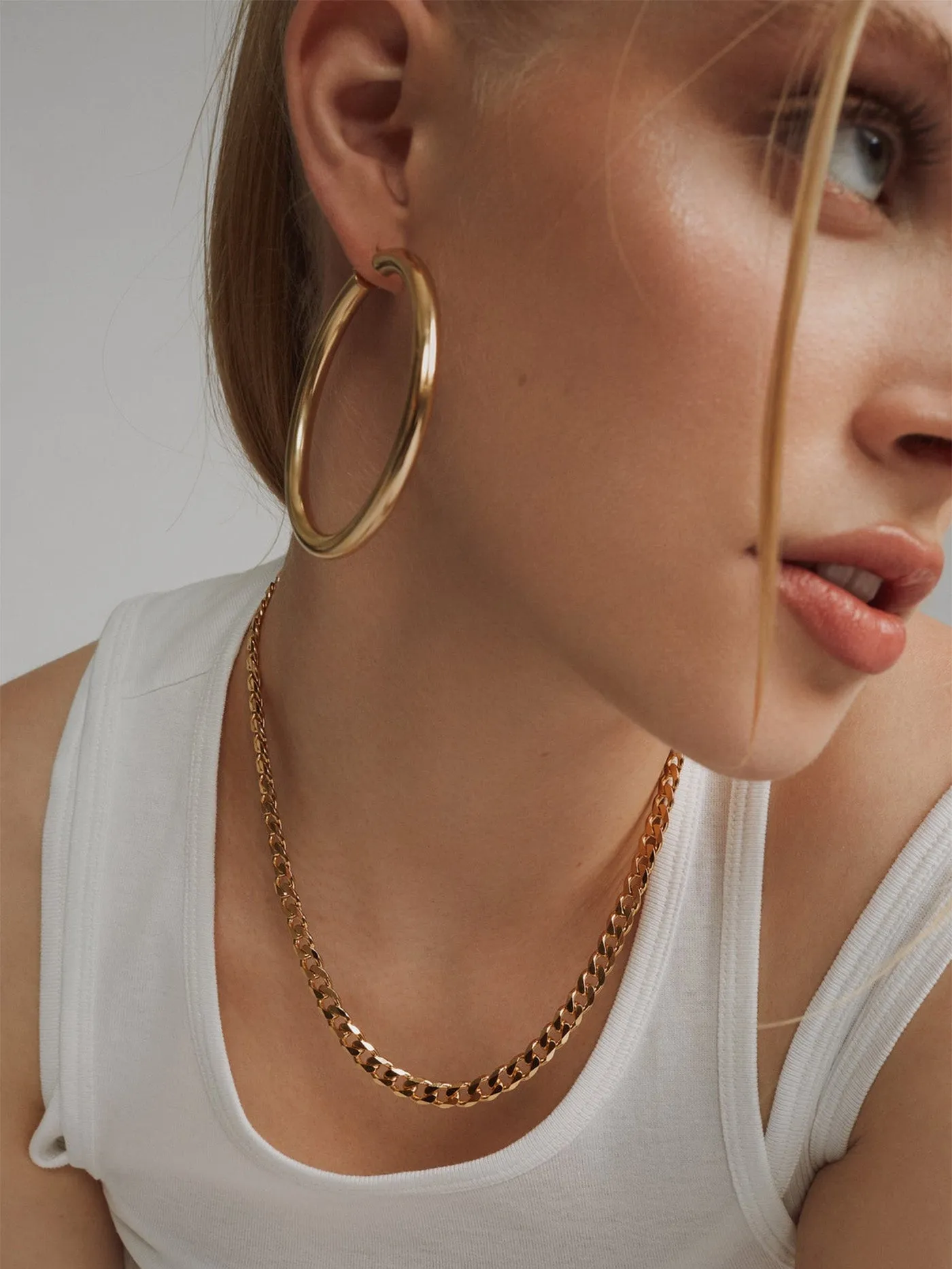 Bold Curb Chain In Gold