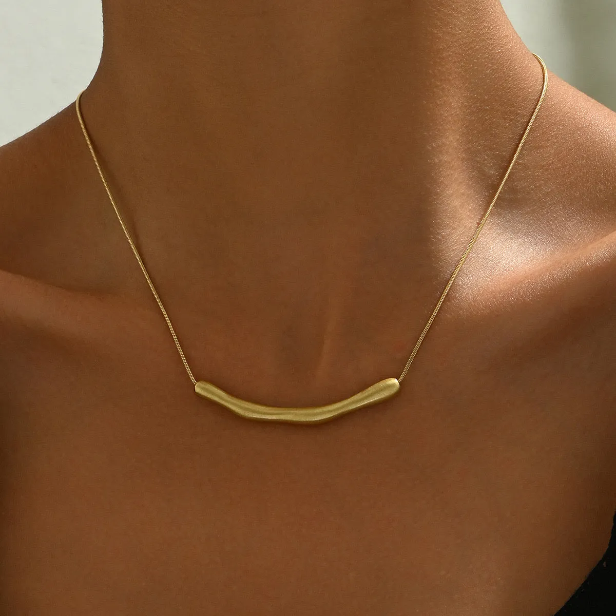 Trendy Coalesce Crooked Chain Gold Necklace JLTN1285
