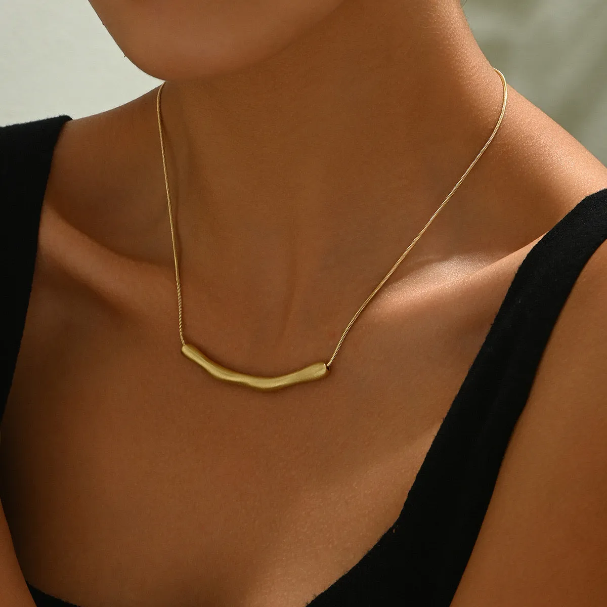 Trendy Coalesce Crooked Chain Gold Necklace JLTN1285