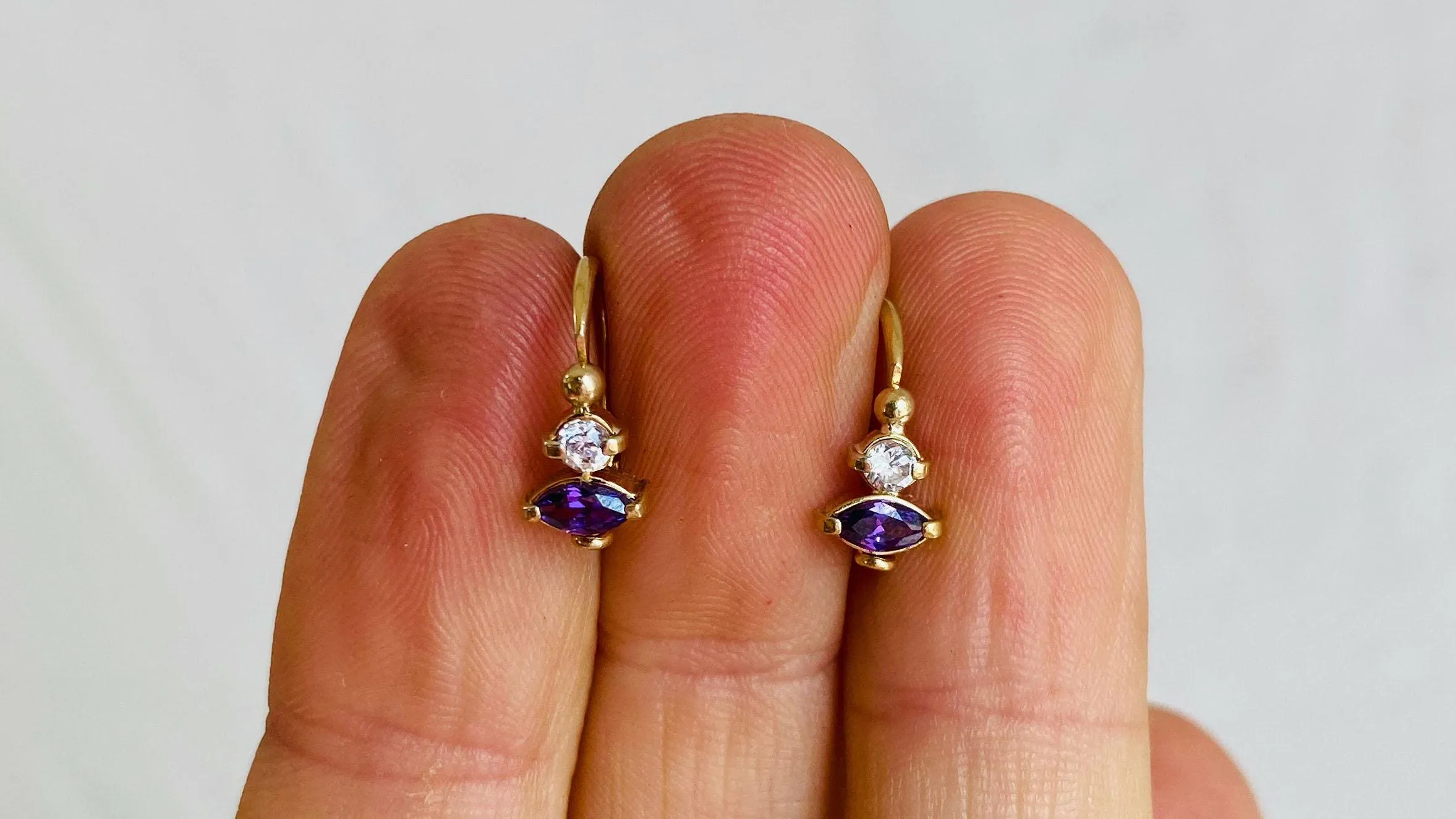 Vintage Ecuadorian Gold Earrings With Crystal. 18kt. 0387